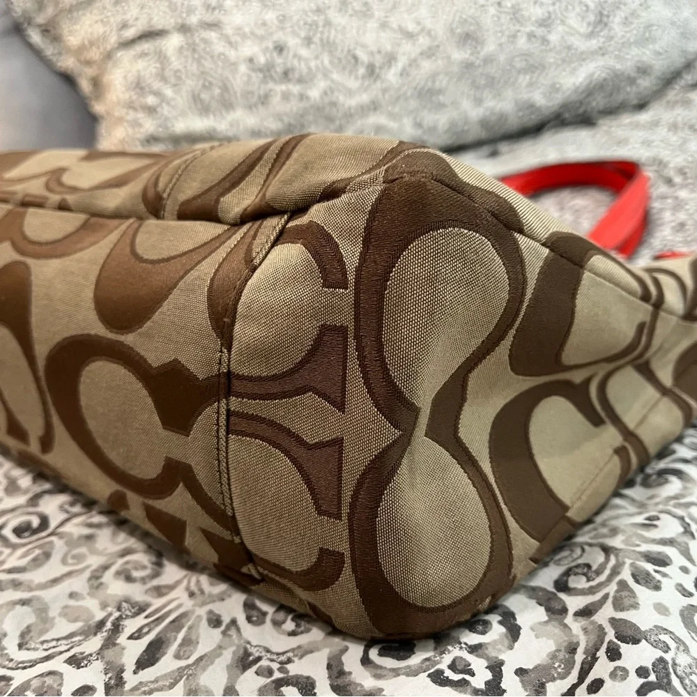 Coach DAISY OUTLINE SIGNATURE EMMA TOTE
